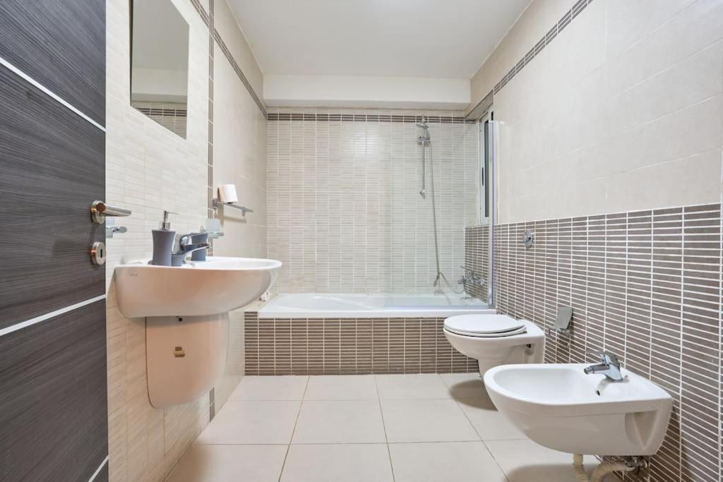 Urban Front - Walking Distance From Paceville And St George Bay Beach Is-Swieqi Εξωτερικό φωτογραφία