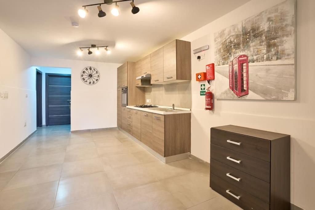 Urban Front - Walking Distance From Paceville And St George Bay Beach Is-Swieqi Εξωτερικό φωτογραφία