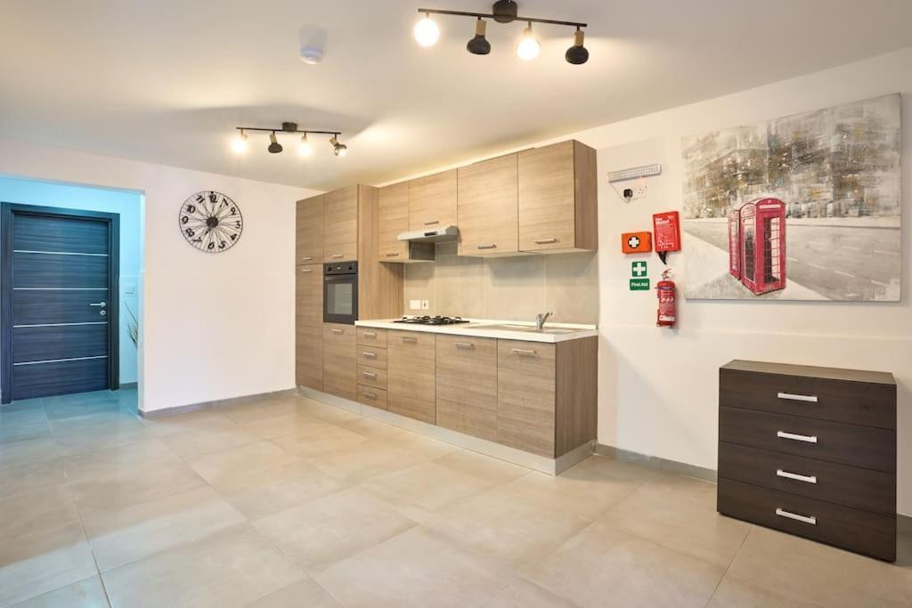 Urban Front - Walking Distance From Paceville And St George Bay Beach Is-Swieqi Εξωτερικό φωτογραφία
